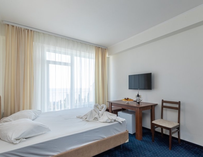 Семейный 4-местный 2-комнатный - Гранд отель «Россия» Гудаута