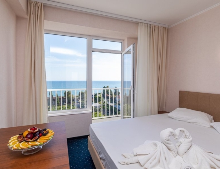 Семейный 4-местный 2-комнатный - Гранд отель «Россия» Гудаута