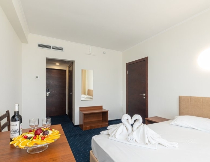 Семейный 4-местный 2-комнатный - Гранд отель «Россия» Гудаута