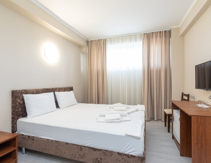 Эконом 2-местный 1-комнатный DBL, без балкона - Гранд отель «Россия» Гудаута