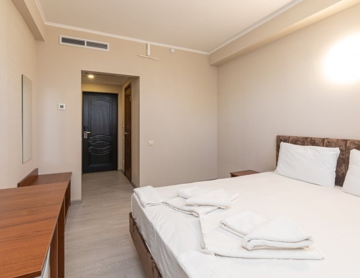 Эконом 2-местный 1-комнатный DBL, без балкона - Гранд отель «Россия» Гудаута