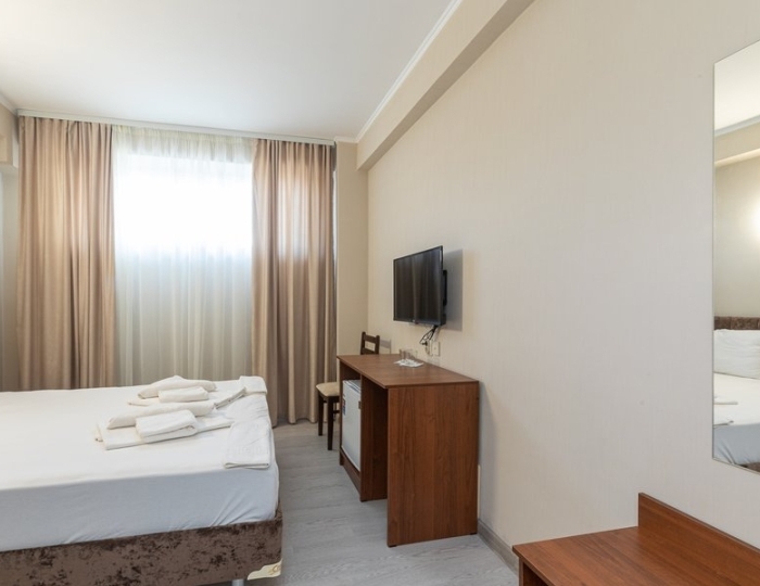 Эконом 2-местный 1-комнатный DBL, без балкона - Гранд отель «Россия» Гудаута