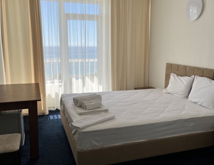 Эконом 2-местный 1-комнатный DBL, с балконом - Гранд отель «Россия» Гудаута